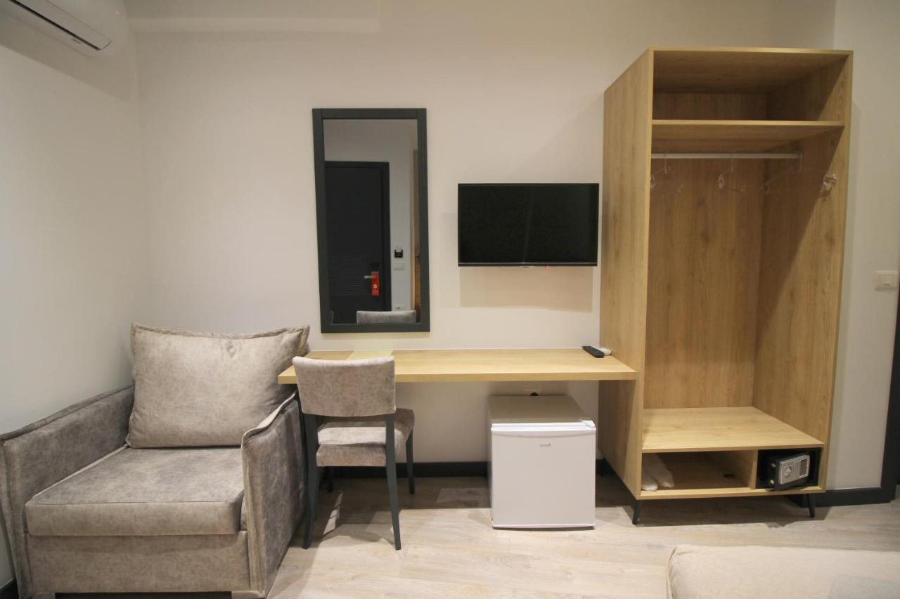 F&J Hotel Saranda Extérieur photo