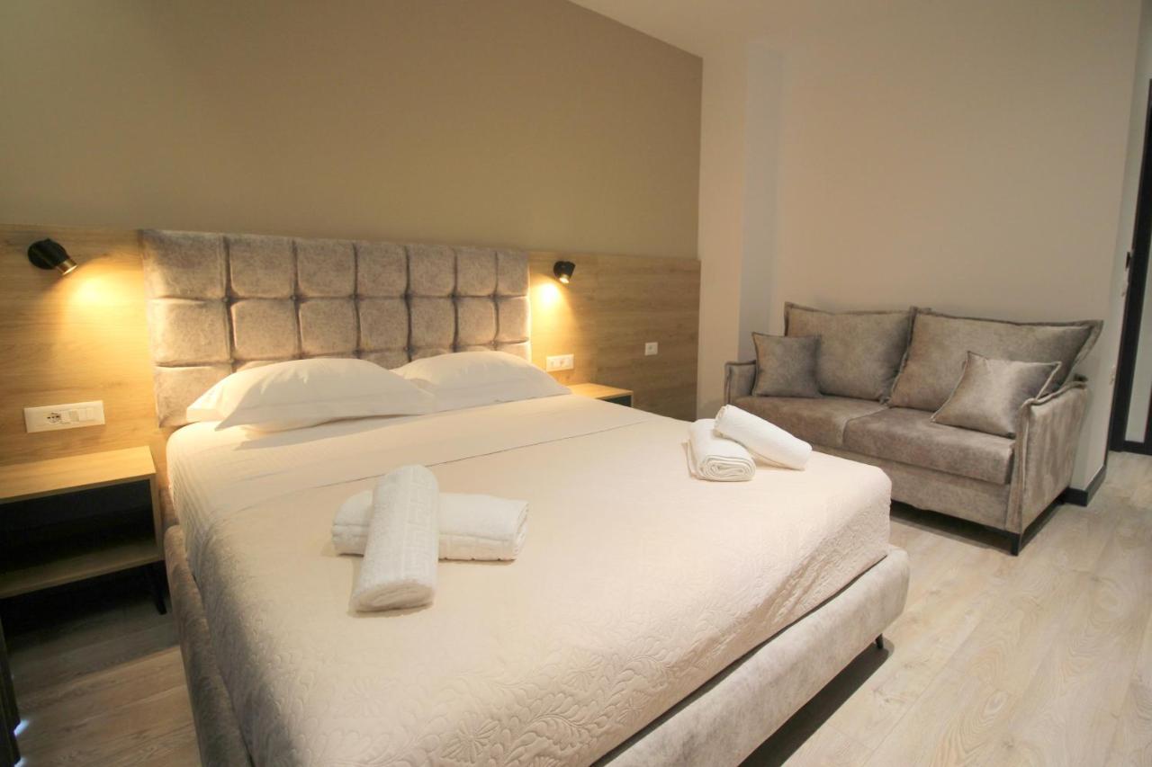 F&J Hotel Saranda Extérieur photo