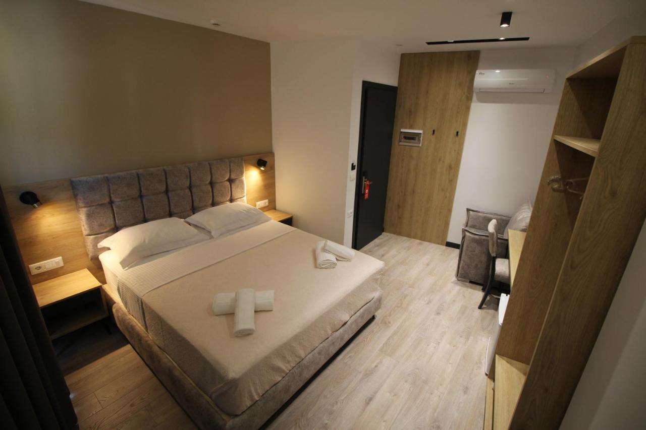 F&J Hotel Saranda Extérieur photo