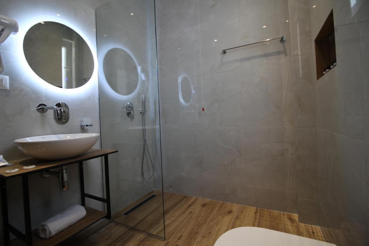 F&J Hotel Saranda Extérieur photo