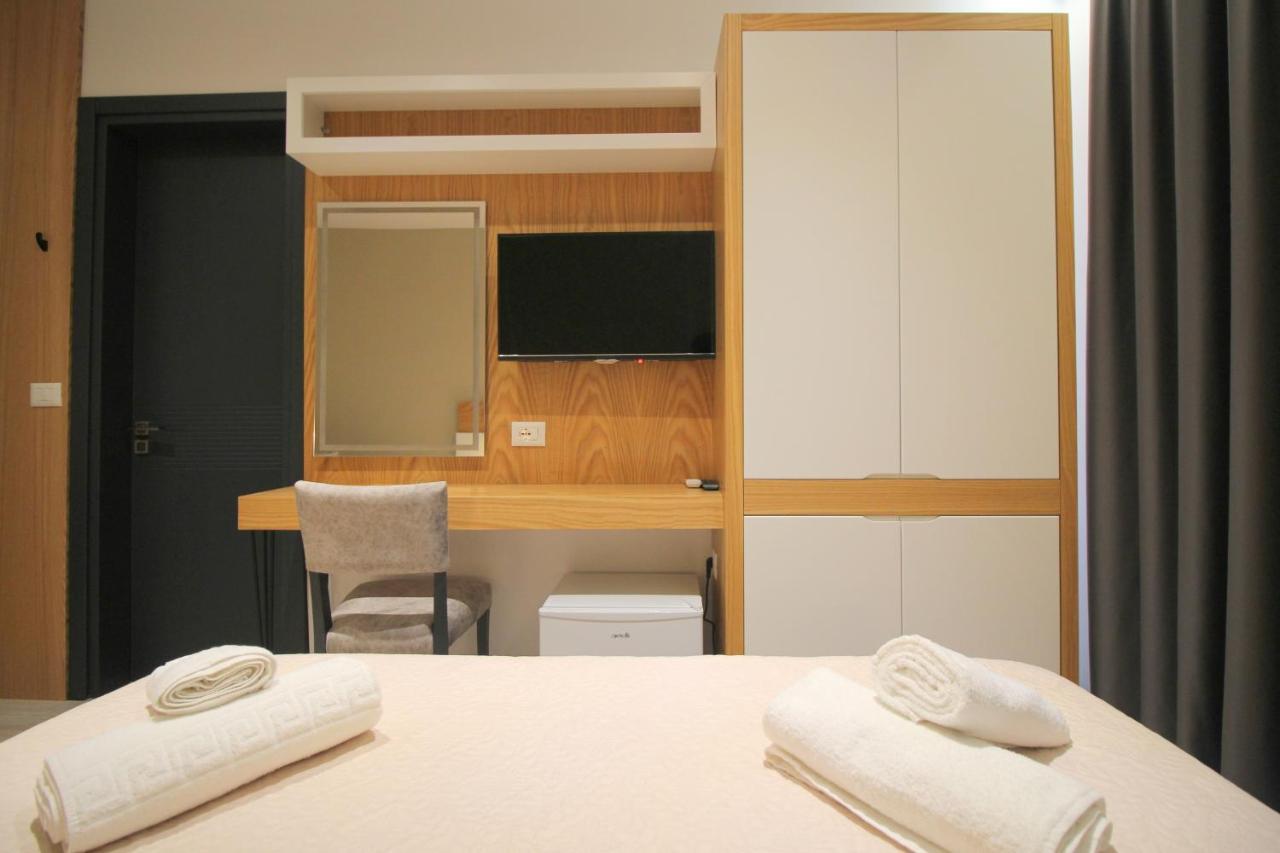 F&J Hotel Saranda Extérieur photo