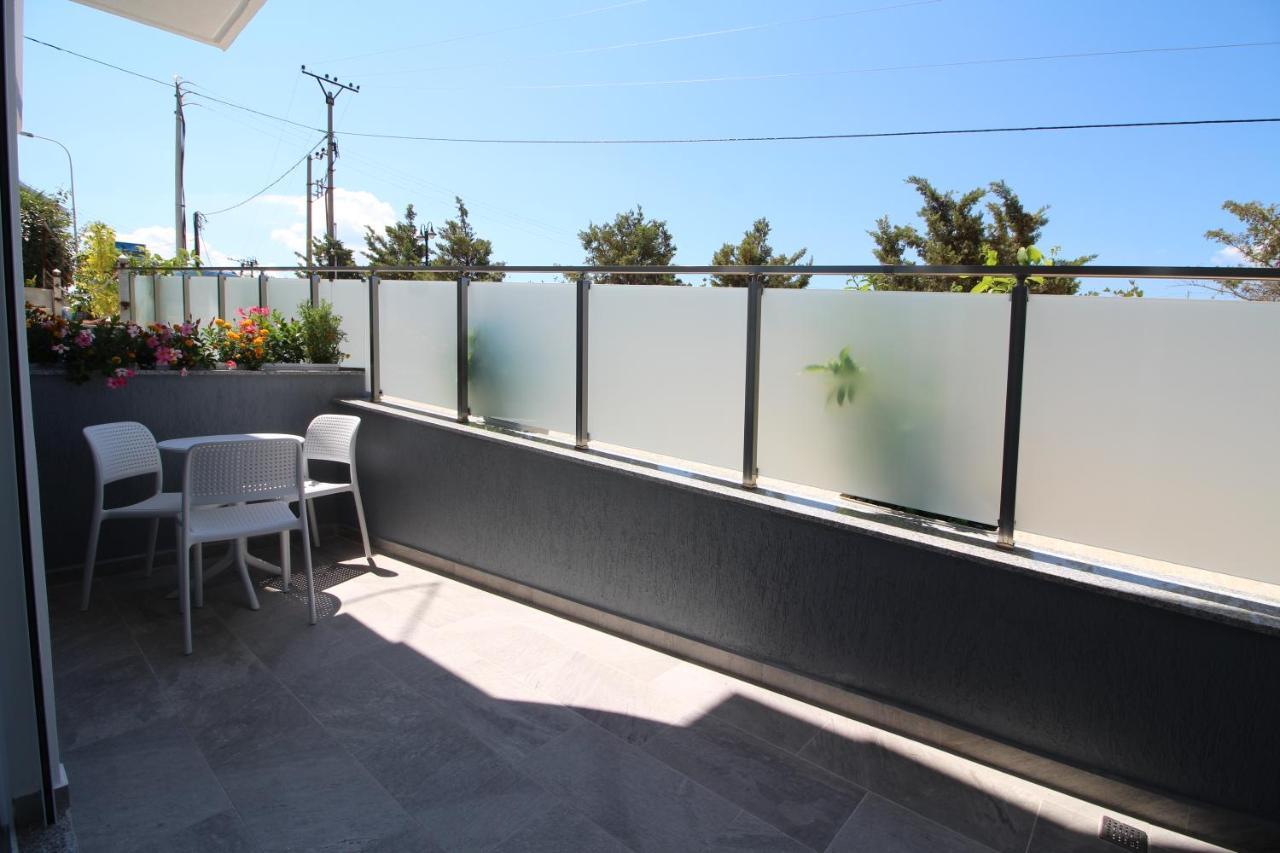 F&J Hotel Saranda Extérieur photo