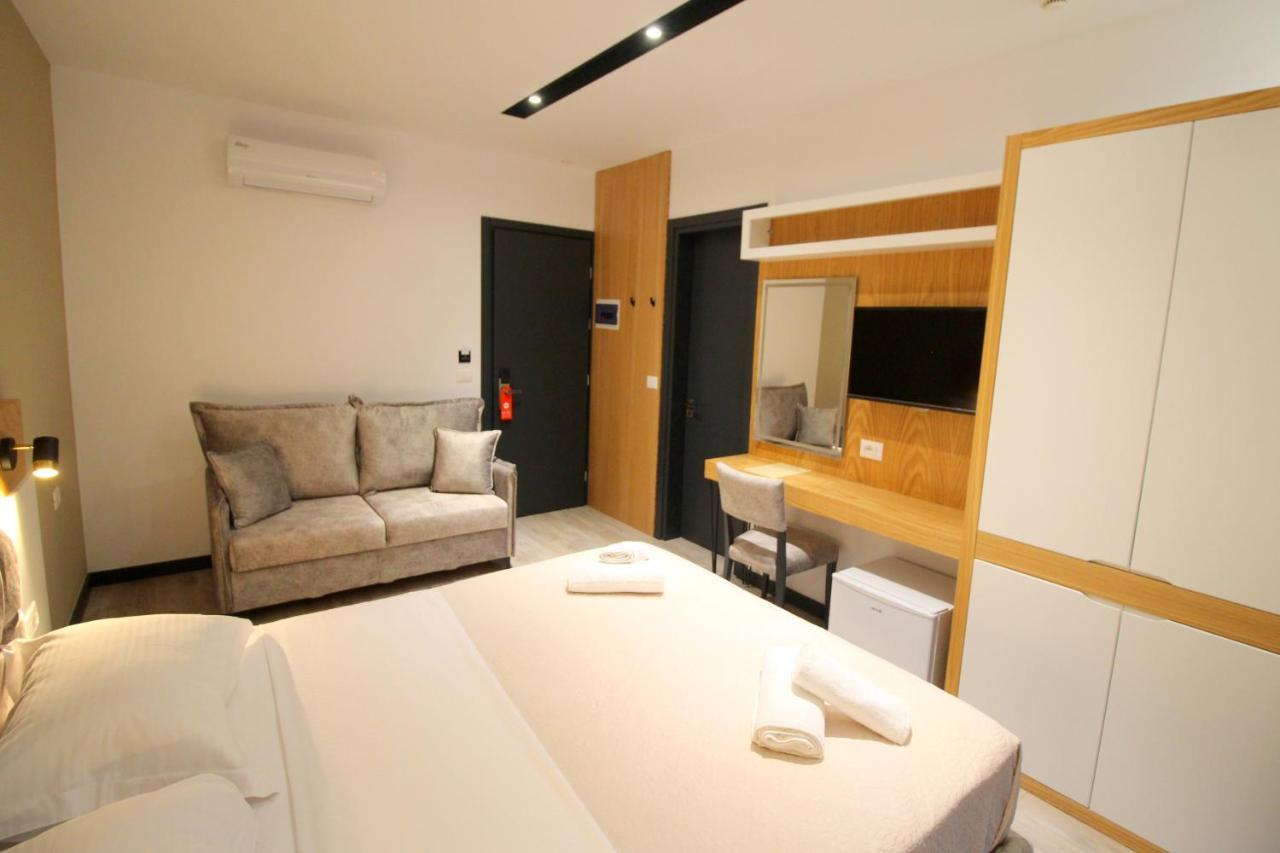 F&J Hotel Saranda Extérieur photo