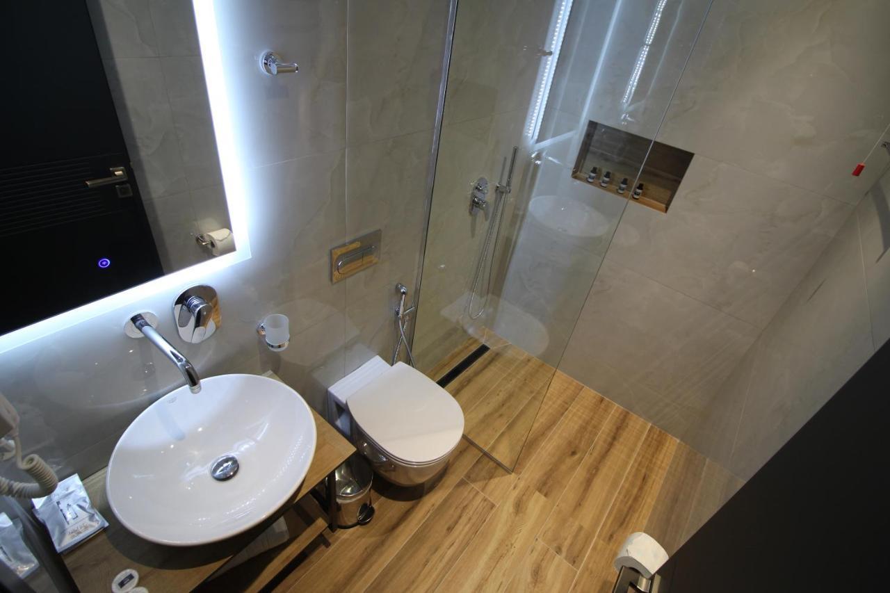 F&J Hotel Saranda Extérieur photo