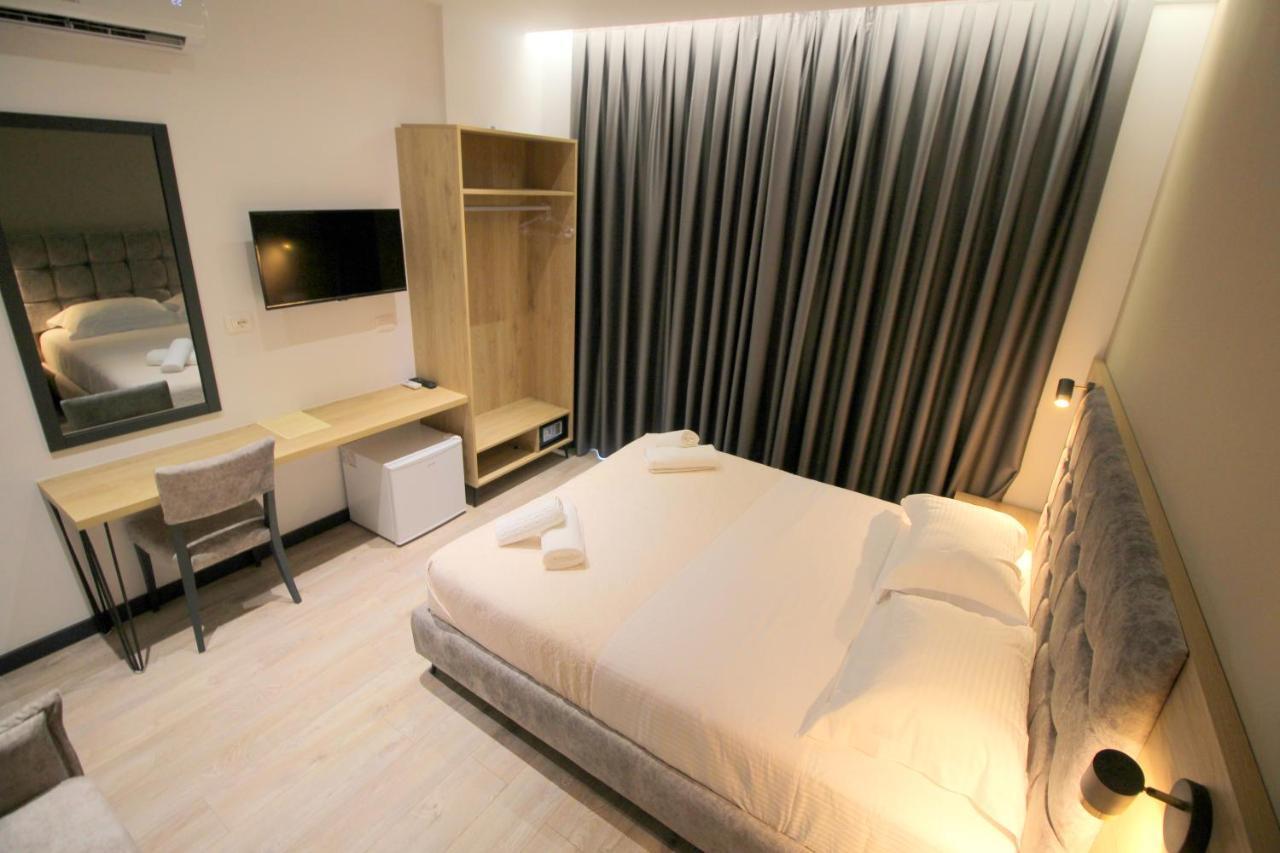 F&J Hotel Saranda Extérieur photo