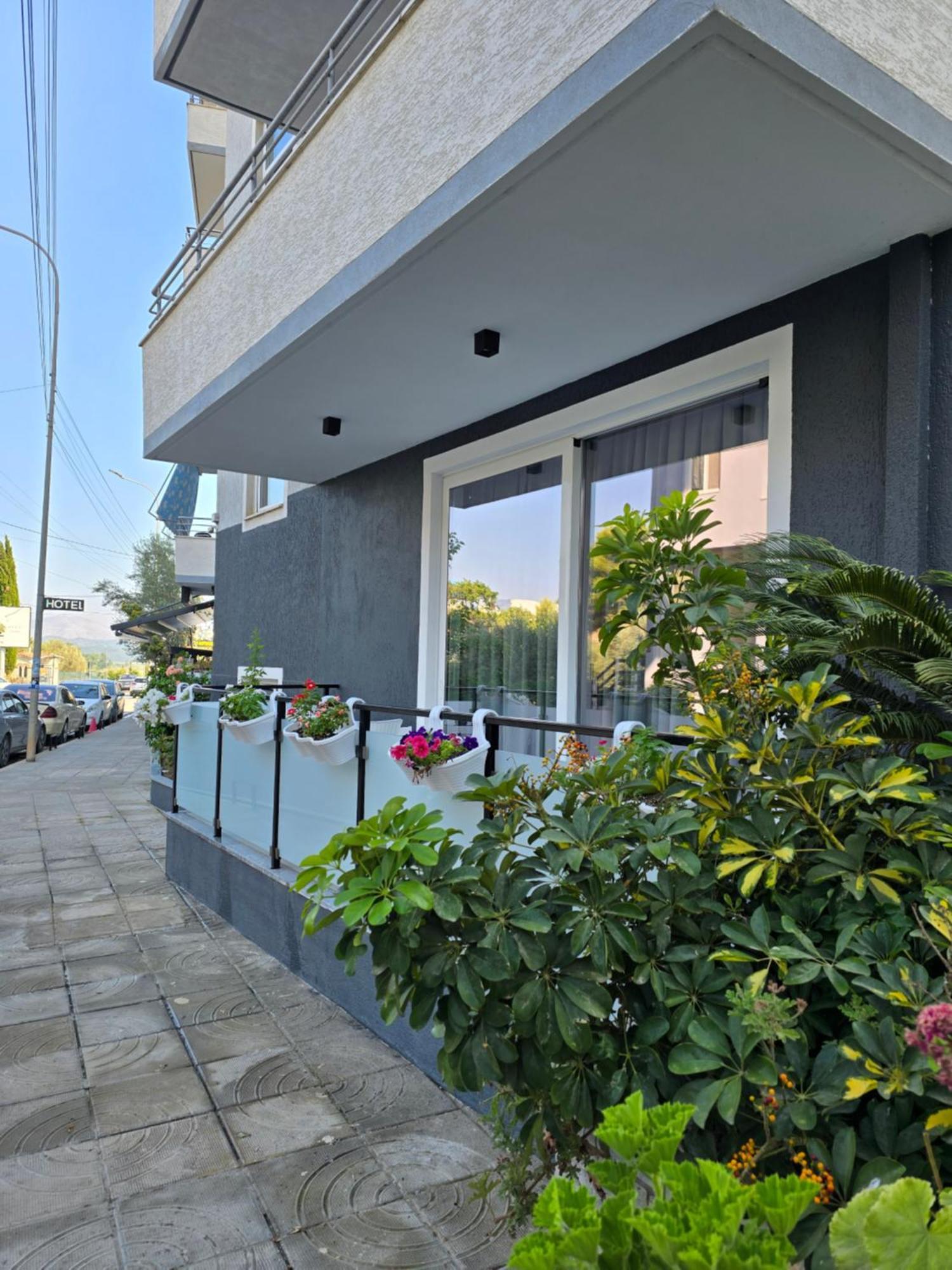F&J Hotel Saranda Extérieur photo