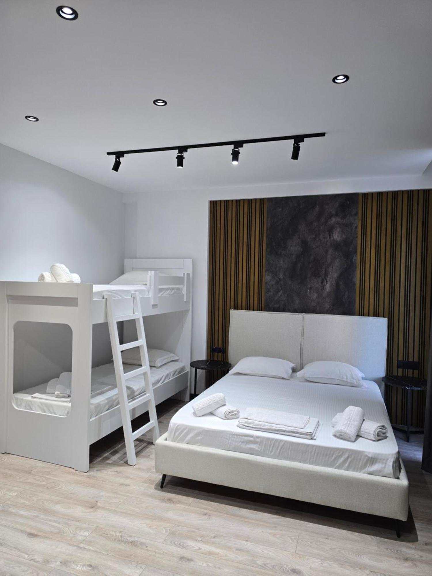 F&J Hotel Saranda Extérieur photo